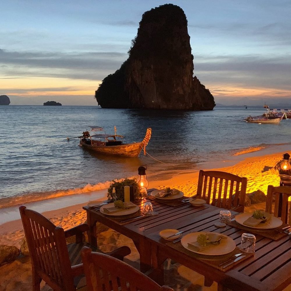 Jantar no restaurante The Grotto - Railay Beach